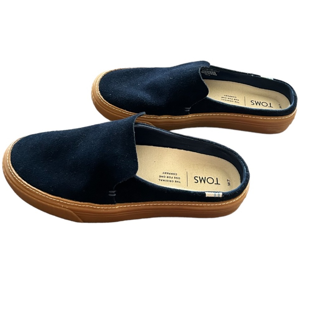 TOMS Navy Blue Suede Slide Mule Shoes size 7W with light brown rubber soles by